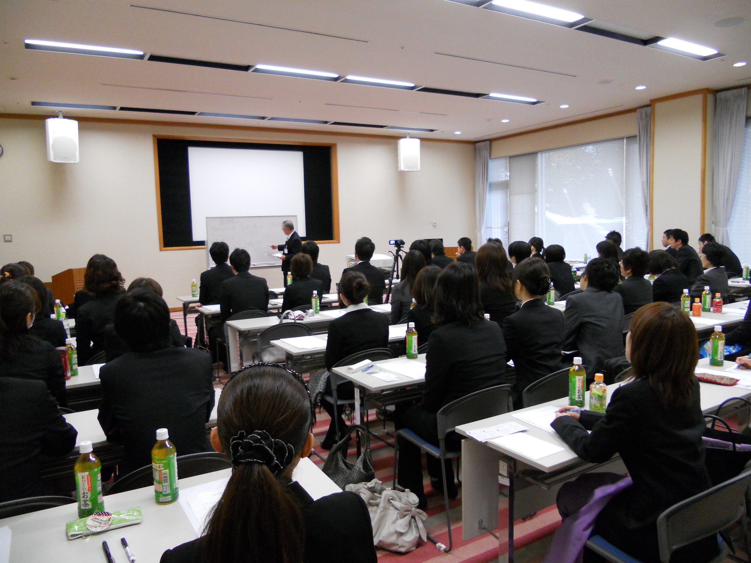 平成24年度　はなの木薬局全体会議を開催しました！！